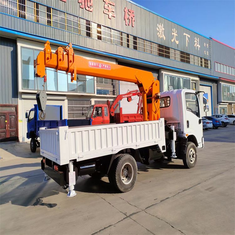 临西县三轮随车吊定制 农用改装机自备吊中瑞长期出售